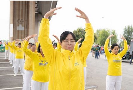 Image for article San Francisco: La Falun Dafa riceve un caloroso benvenuto alla parata della festa delle ciliegie di San Leandro 