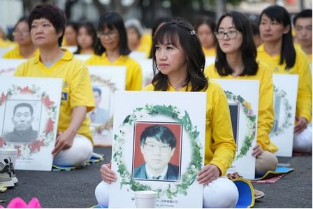 Image for article Los Angeles: Veglia a lume di candela per commemorare i praticanti del Falun Gong uccisi durante i 23 anni di persecuzione
