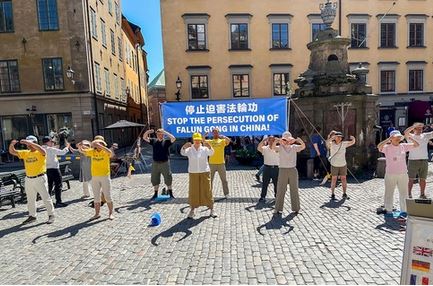Image for article Svezia: Presentazione della Falun Dafa al Festival di Mezza Estate