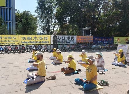 Image for article Polonia: Praticanti organizzano eventi in due città per chiedere la fine della persecuzione in Cina 