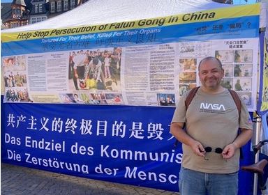 Image for article Francoforte, Germania: Persone da tutto il mondo lodano i 400 milioni di cinesi che hanno abbandonato le organizzazioni del PCC 