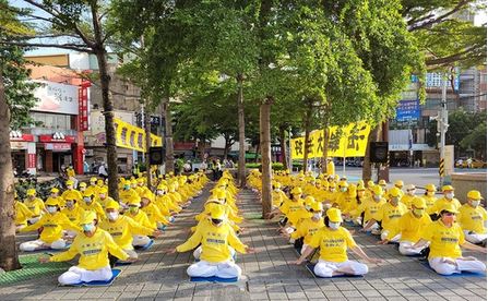 Image for article Changhua, Taiwan: Funzionari eletti partecipano a una manifestazione per chiedere di porre fine alla persecuzione in Cina