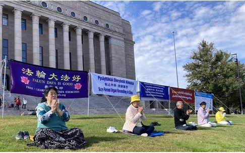 Image for article Helsinki, Finlandia: Richiamare l'attenzione davanti al parlamento sulla persecuzione che perdura da 23 anni in Cina 