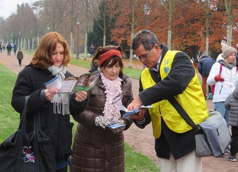 Image for article Francia: i praticanti si riuniscono per sensibilizzare la Falun Dafa a Strasburgo 