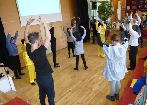 Image for article Danimarca: i praticanti organizzano un evento per presentare la Falun Dafa durante la Festa della Lanterna 
