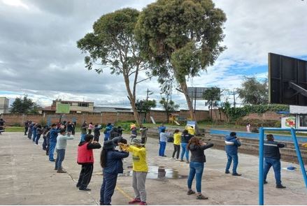 Image for article Ecuador: i praticanti introducono la Falun Dafa ai residenti locali in varie parti del Paese