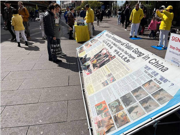 Image for article Paesi Bassi: Le persone lodano la Falun Dafa agli eventi per commemorare l’appello del 25 aprile