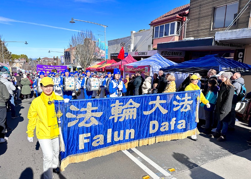 Image for article Katoomba, Australia: L’energia dei praticanti della Falun Dafa apprezzata al Festival della magia invernale