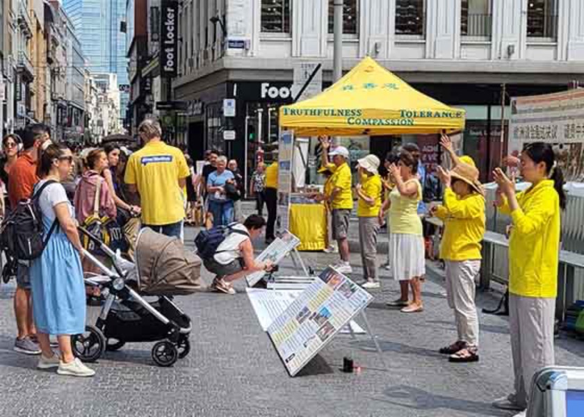 Image for article Belgio, Bruxelles: I cittadini condannano il prelievo di organi che ha come bersaglio i praticanti del Falun Gong