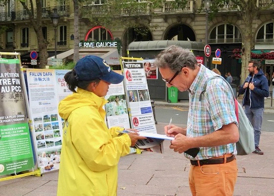 Image for article Parigi: La raccolta firme riceve un grande sostegno pubblico