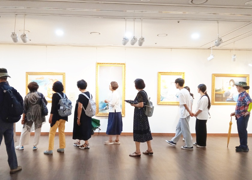 Image for article Busan, Corea del Sud: Una mostra d’arte espone la bellezza della Falun Dafa