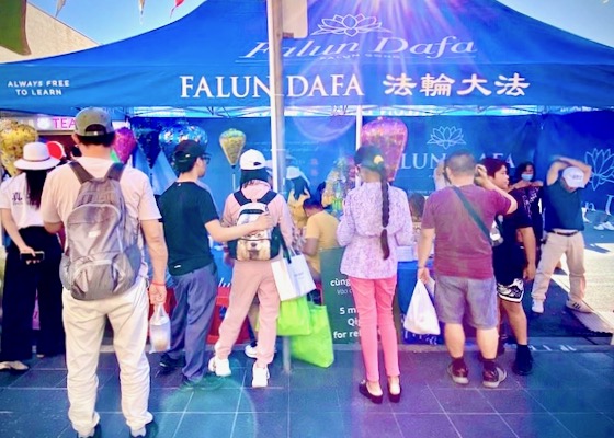 Image for article Sydney, Australia: La Falun Dafa accolta al Festival della Luna di Cabramatta