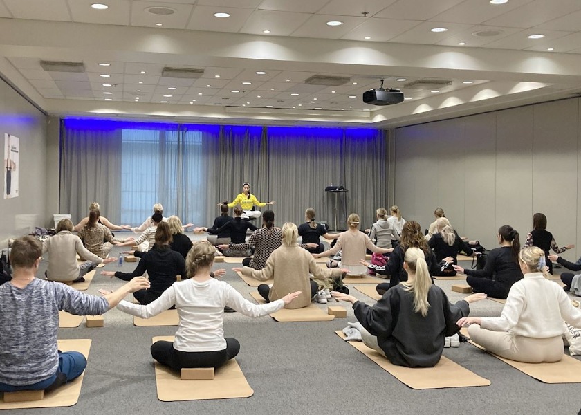 Image for article Helsinki, Finlandia: Presentazione della Falun Dafa alla fiera della salute