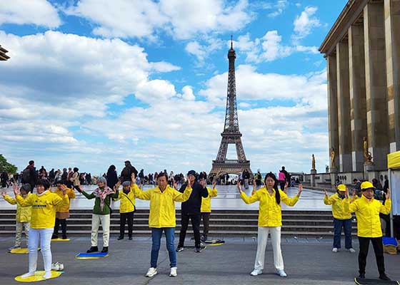 Image for article Francia: Evento vicino alla Torre Eiffel per commemorare l'Appello pacifico del 25 aprile