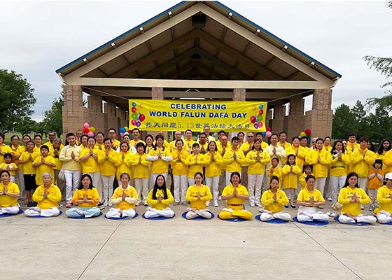 Image for article Dallas, Stati Uniti: I praticanti celebrano la Giornata Mondiale della Falun Dafa