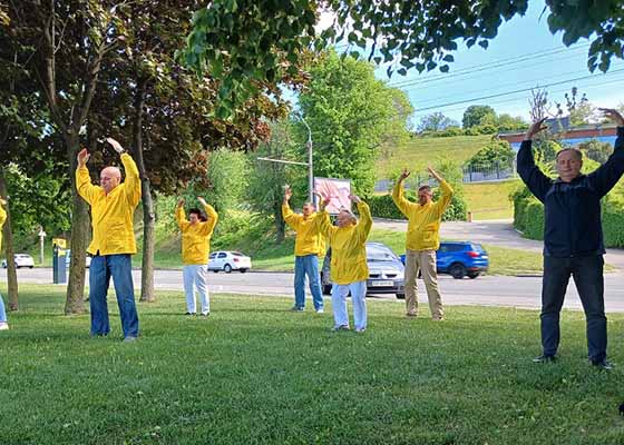 Image for article Città di Dnipro, Ucraina: I praticanti celebrano la Giornata Mondiale della Falun Dafa