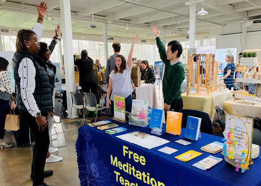 Image for article Canada: Presentazione della Falun Dafa in una fiera della guarigione olistica