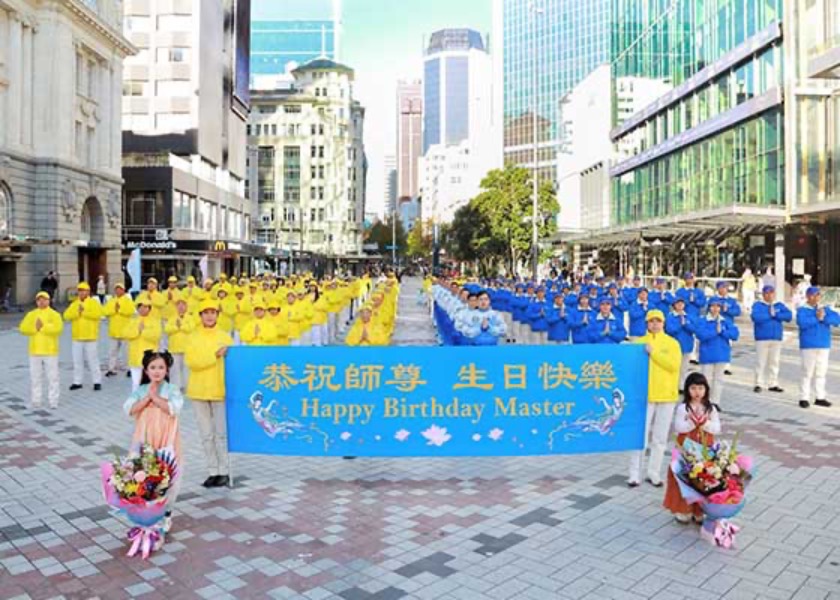 Image for article Nuova Zelanda: La celebrazione della Giornata Mondiale della Falun Dafa riceve ammirazione e sostegno