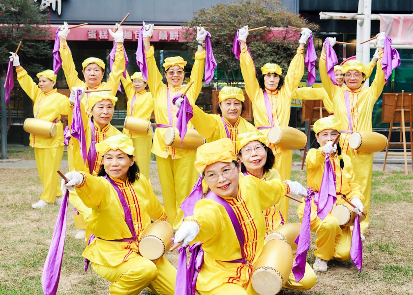 Image for article Taiwan: Praticanti nelle contee di Yunlin e Chiayi inviano saluti al Maestro Li e celebrano la Giornata Mondiale della Falun Dafa