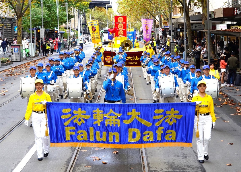 Image for article Melbourne, Australia: I parlamentari inviano saluti durante la parata per la Giornata Mondiale della Falun Dafa