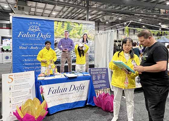 Image for article Adelaide, Australia: La gente impara a conoscere la Falun Dafa all'Expo della Salute