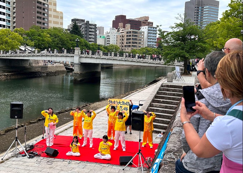 Image for article Il Falun Gong è stato ben accolto al concerto sul lungomare di Hiroshima