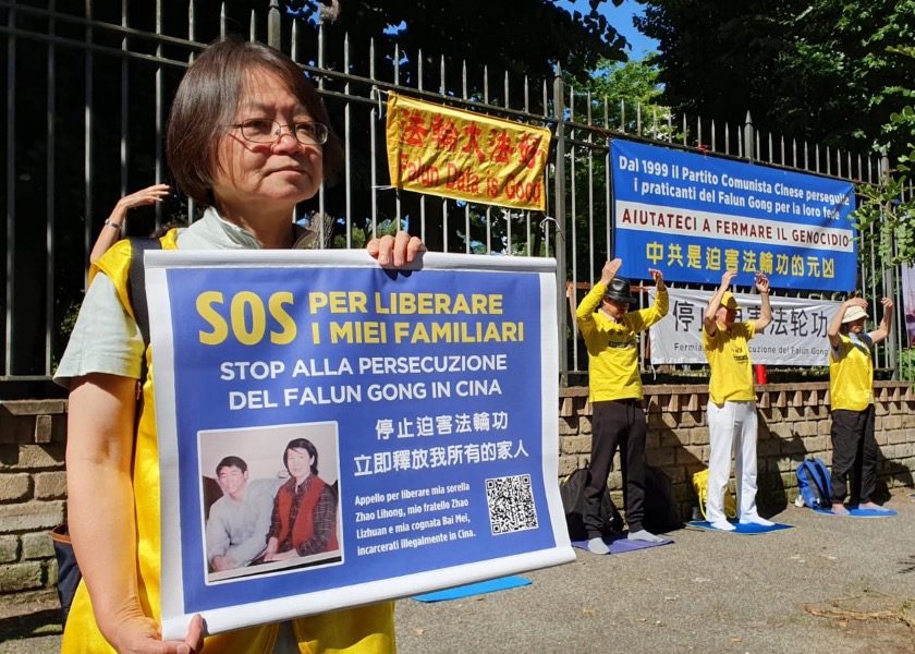 Image for article Italia: Manifestazione davanti all'ambasciata cinese per protestare contro l'arresto dei praticanti della Falun Dafa da parte del regime comunista cinese