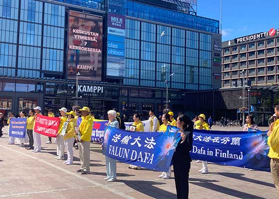 Image for article Finlandia: Una manifestazione e una sfilata a Helsinki segnano 25 anni di persecuzione