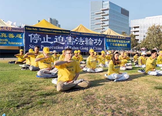 Image for article San Diego, Stati Uniti: I praticanti della Dafa a San Diego commemorano 25 anni di resistenza alla persecuzione del PCC