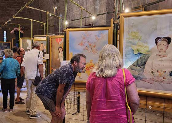 Image for article Francia: La mostra d'arte “Verità-Compassione-Tolleranza” a Figanières colpisce persone di ogni estrazione sociale