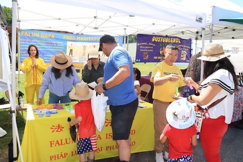 Image for article La Falun Dafa accolta nella parata del 4 luglio a Carnation, Washington