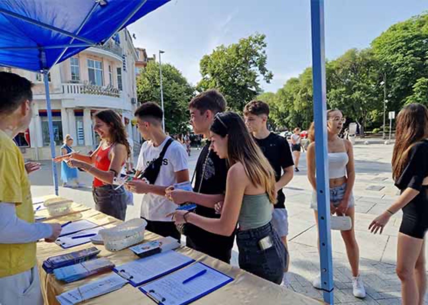 Image for article Bulgaria: La gente condanna la persecuzione durante le attività a Varna