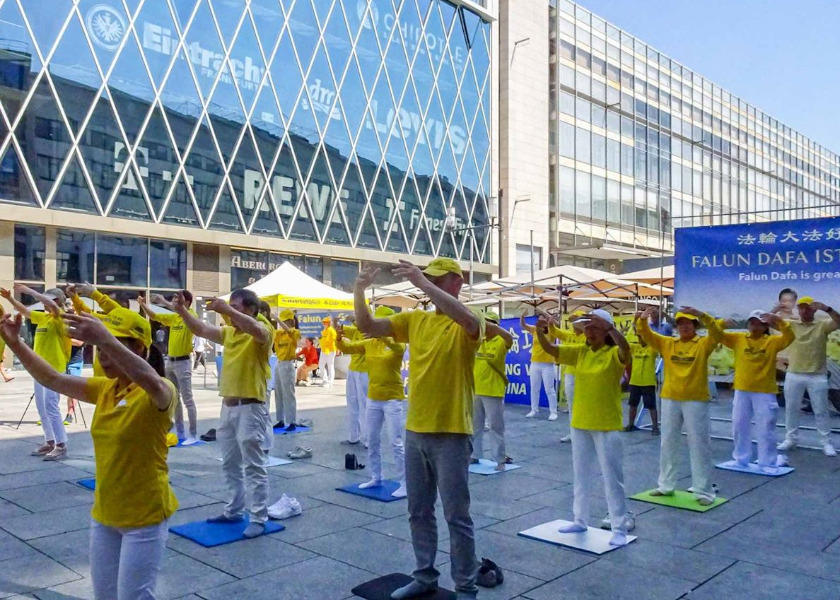 Image for article Germania: I leader del governo esprimono il loro sostegno al Falun Gong e all’evento per i 25 anni di persecuzione