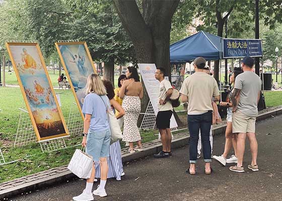 Image for article Massachusetts: La gente di Boston toccata dalla mostra “L’Arte di Zhen Shan Ren”