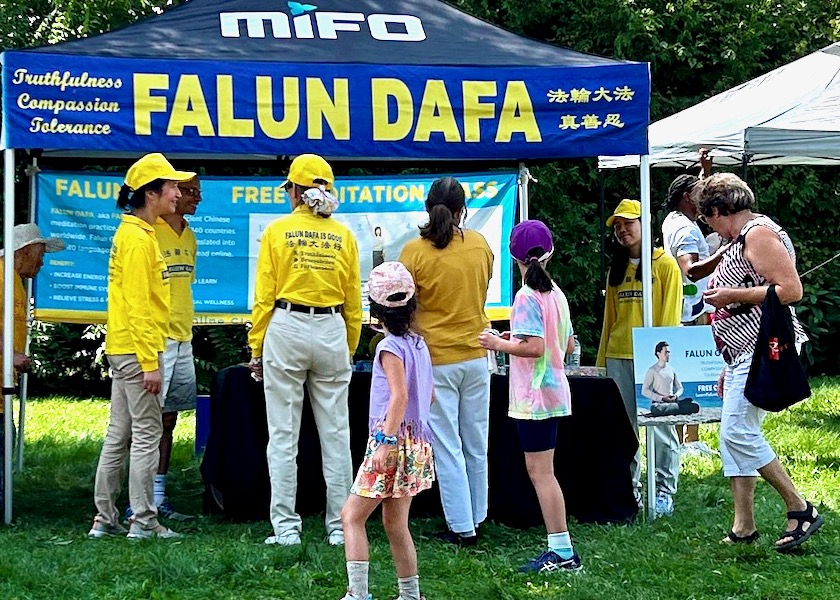 Image for article Ottawa, Canada: La gente impara a conoscere la Falun Dafa al Festival multiculturale