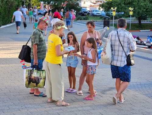 Image for article Romania: Persone di tutte le età apprezzano i principi della Falun Dafa di Verità, Compassione, Tolleranza