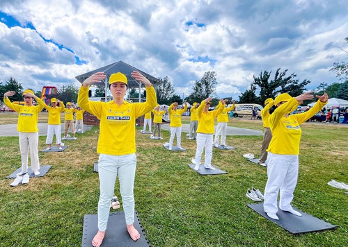 Image for article Massachusetts, U.S.A.: Presentazione del Falun Gong all'evento celebrativo di Burlington