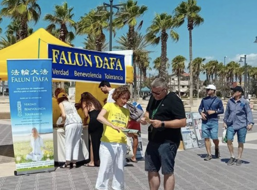 Image for article Valencia, Spagna: Attività dei praticanti per l'introduzione alla Falun Dafa e la sensibilizzazione sulla persecuzione