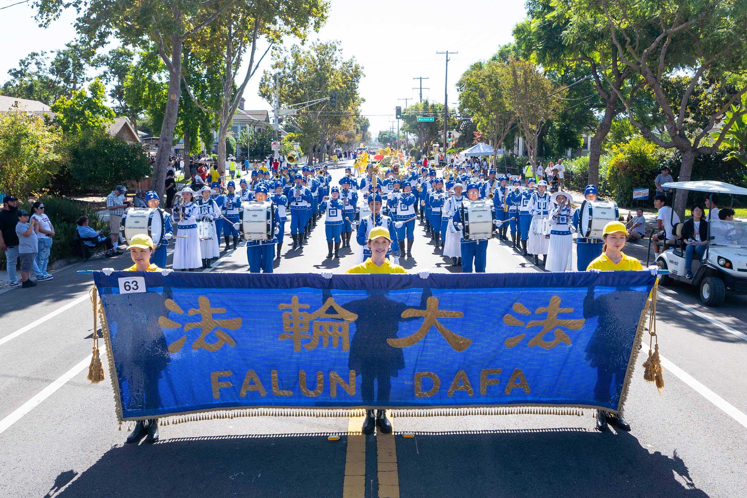 Image for article California: La Falun Dafa accolta alla Parata dei Campioni