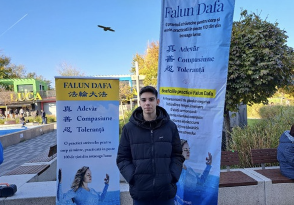 Image for article Romania: Le persone preoccupate per la persecuzione della Falun Dafa hanno firmato una petizione per contribuire a porvi fine