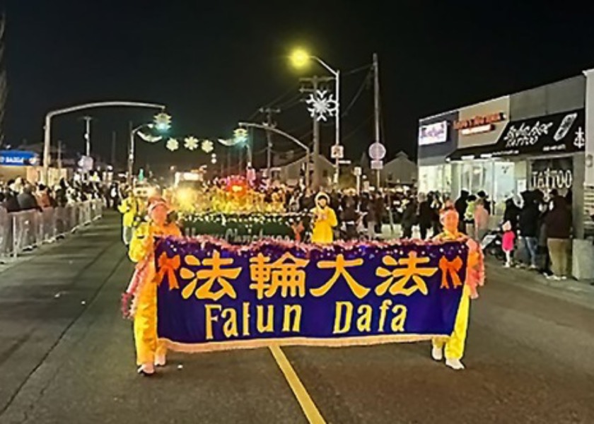 Image for article New York: La Falun Dafa elogiata alla parata delle luci a Long Beach