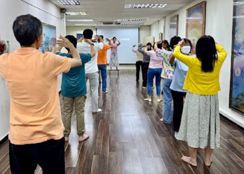 Image for article Singapore: Nuovi studenti fanno tesoro del corso di nove giorni sulla Falun Dafa