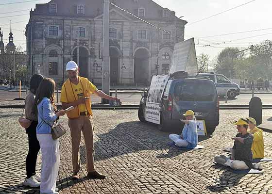 Image for article Germania: Due raduni chiedono la fine della persecuzione della Falun Dafa da parte del PCC