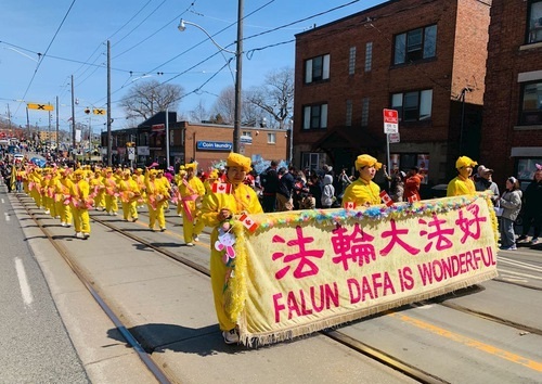 Image for article Toronto: La Falun Dafa elogiata durante la parata di Pasqua