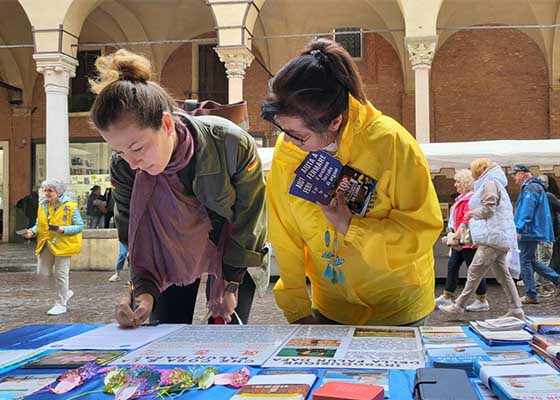 Image for article Italia: I praticanti del Falun Gong in diverse parti del Paese hanno organizzano attività per commemorare l’appello pacifico