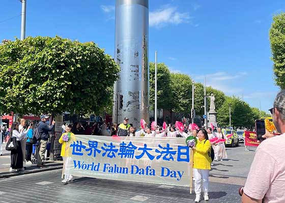 Image for article Irlanda: Attività a Dublino per celebrare la Giornata Mondiale della Falun Dafa