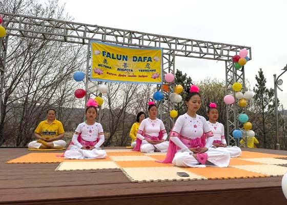 Image for article Mongolia: I Praticanti Celebrano la Giornata Mondiale della Falun Dafa