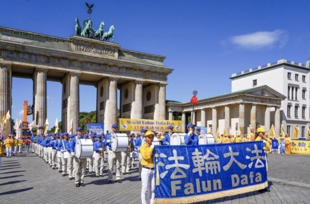 Image for article Berlino: Celebrazione della Giornata Mondiale della Falun Dafa e di Verità, Compassione e Tolleranza