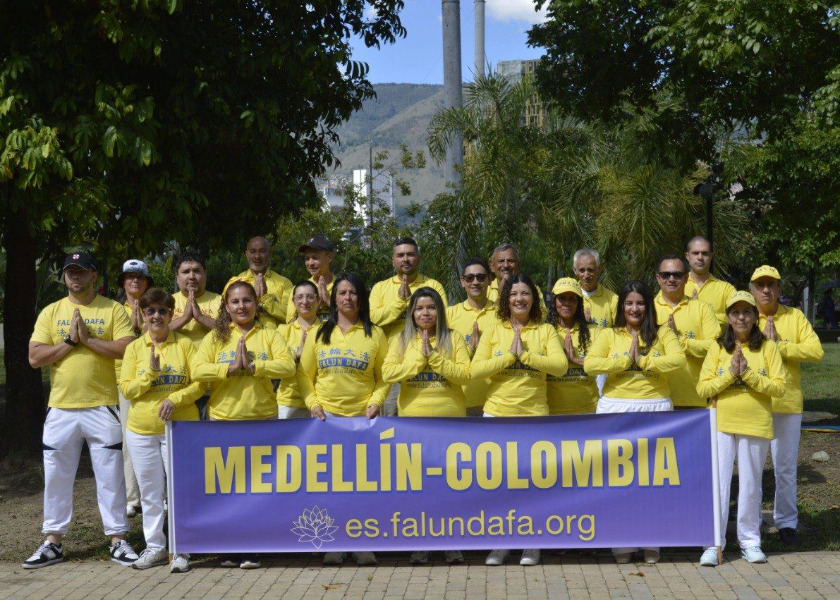Image for article Colombia: I praticanti celebrano la Giornata Mondiale della Falun Dafa