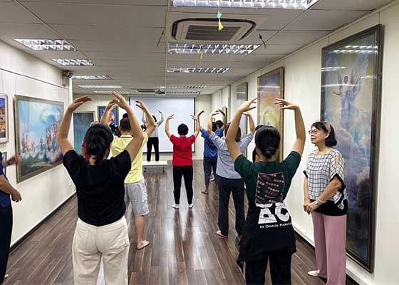 Image for article Singapore: Nuovi praticanti frequentano un corso introduttivo di nove giorni della Falun Dafa